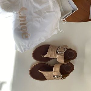Chloe flat sandals, nougat.